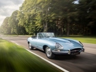 Laikui nepavaldi ikona „Jaguar E-type“ tapo elektromobiliu