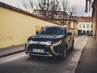 Populiariojo „Mitsubishi Outlander“ revoliucija: daugiau jokių dyzelių