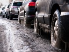 Rašymas ant purvino automobilio: gal iškart pasiimkite vinį? purvimas automobilis