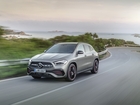 Naujasis „Mercedes-Benz GLA" - dar kompaktiškesnis, tačiau erdvesnis