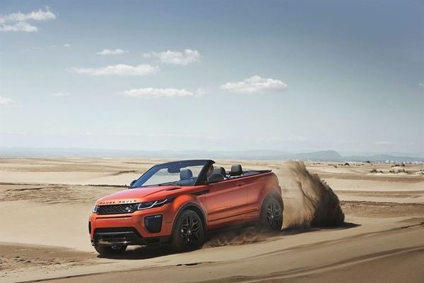 RR_EVQ_Convertible_Driving_Sand_091115_10_LowRes