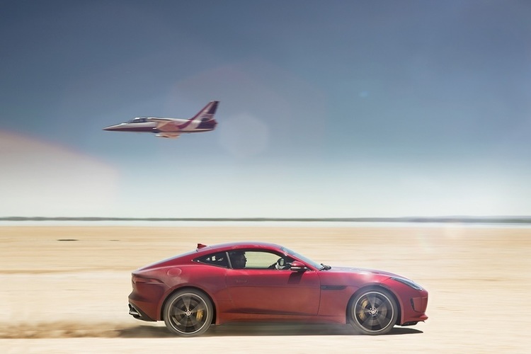 Jag_FTYPE_AWD_Bloodbound_Image_061114_05