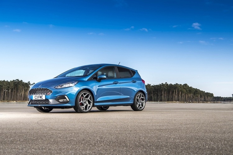 FORD_2018_FIESTA_ST_5door_17