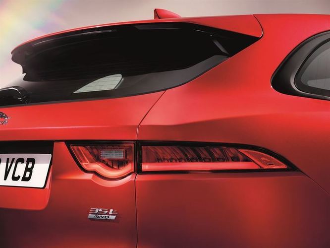 Jag_FPACE_RSport_Studio_Image_140915_06_LowRes__1_