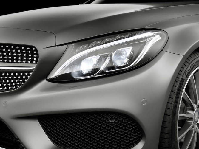 Mercedes-Benz_C-Class_Coup__C_300__6_