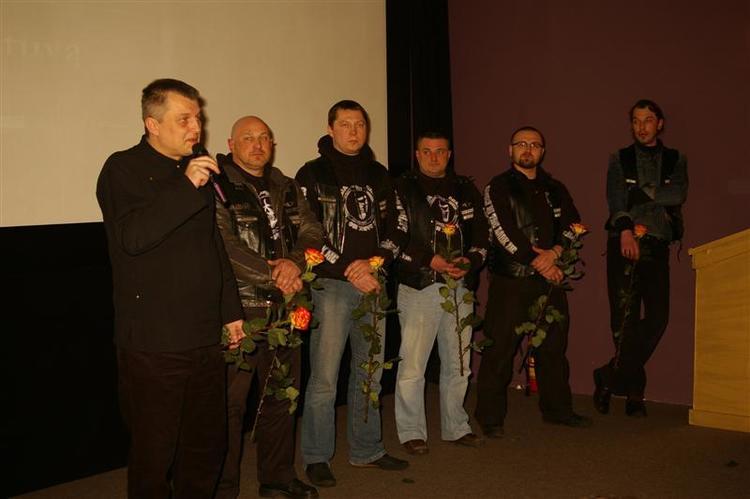 crazy_in_the_dark_mc__10_