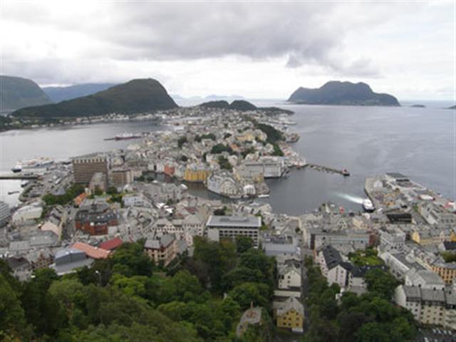 20-P8213988-alesundo-centra__Small_