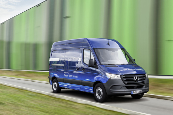 20180208164527_mercedes-benz_sprinter_18c0107_01