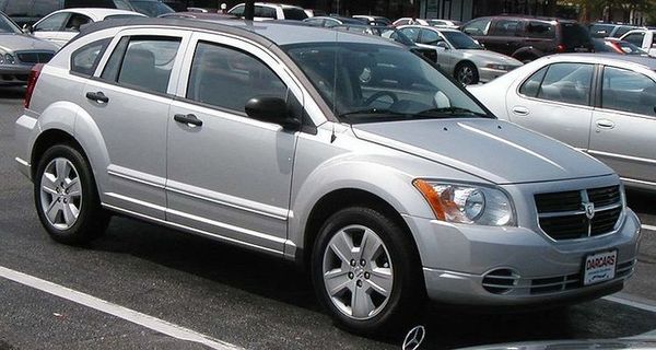 800px-DodgeCaliber-2