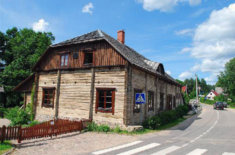 Ginuciai_5-traditional-hous