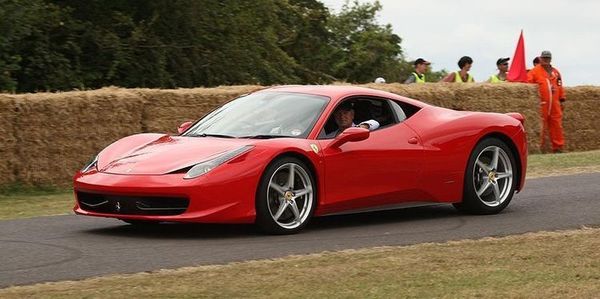 800px-Ferrari_458_goodwood_festival_of_speed_2010