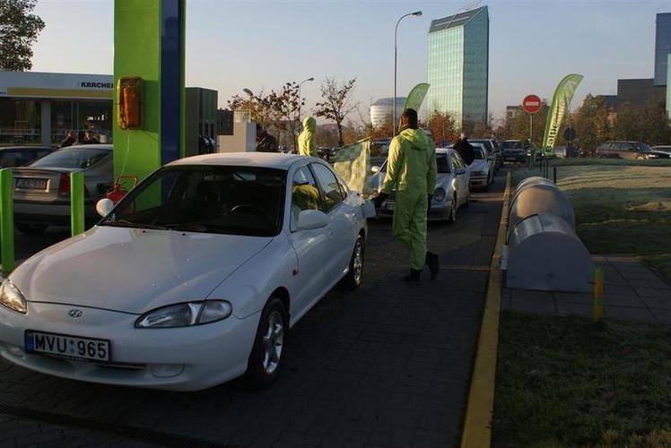 Automobiliai_degelineje__Large_