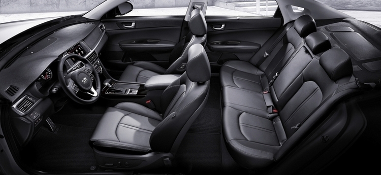 New_Kia_Optima_-_interior__1