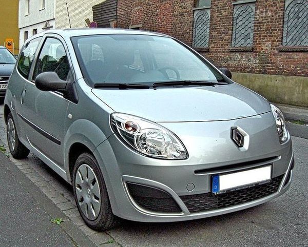 748px-Renault_Twingo_II_front