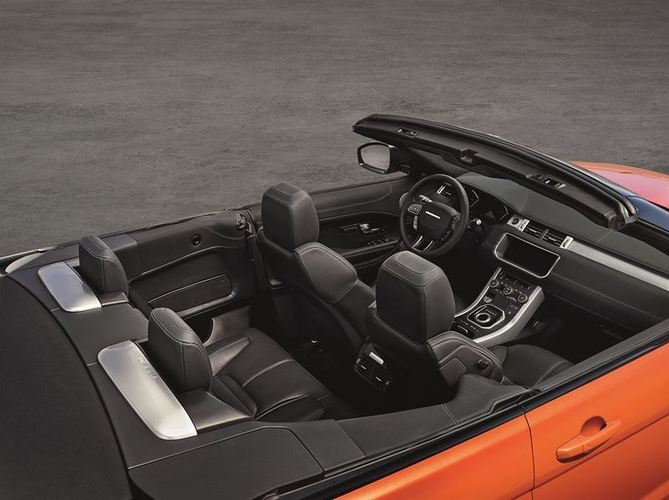 RR_EVQ_Convertible_Interior_091115_01_LowRes