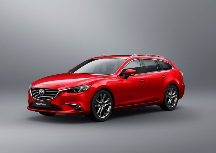 2017-Mazda6_Wagon_Still-3