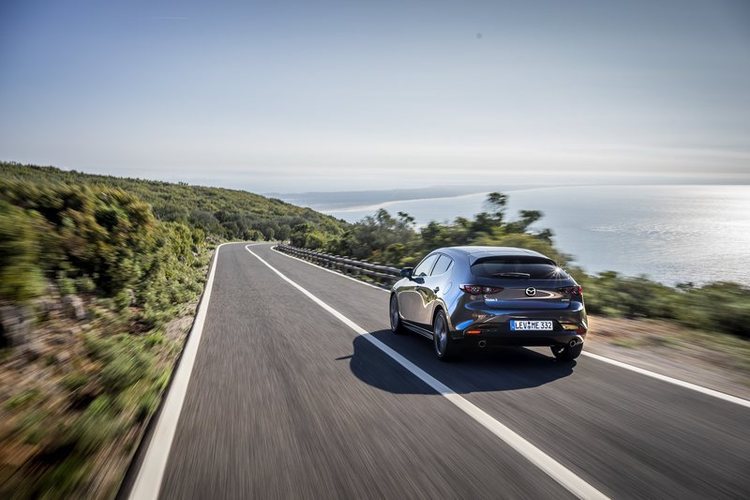 Mazda3_HB_Polymetal_Action11