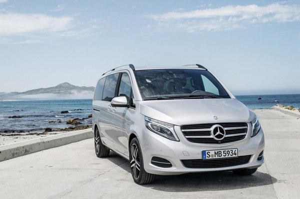 2014_08_18_-__Mercedes_Benz__V_klasei_skirtas_presti_inis_geriausio_dizaino_apdovanojimas