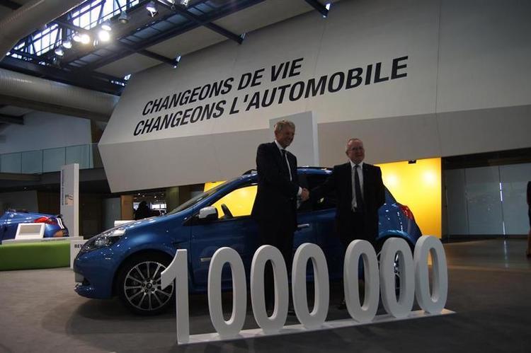 Milijonasis_Renault_su_integruota_Carminat_TomTom_Steve_Norman_Harold_GODDIJN__Large_