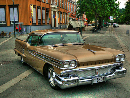 800px-Oldsmobile_eighty-eight_1958