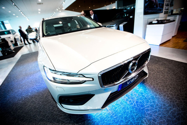 VOLVO_V60-14