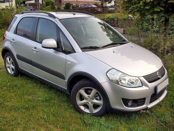 800px-Suzuki_SX4