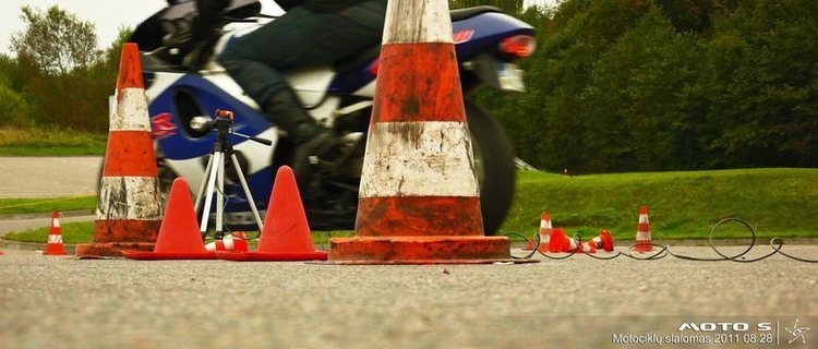 289703_240172219352417_100000789219515_622387_5066523_o