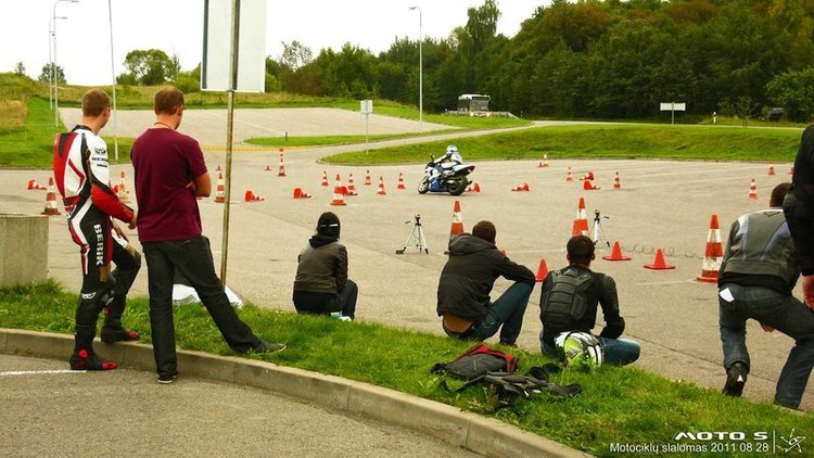 290213_240172636019042_100000789219515_622391_1837394_o