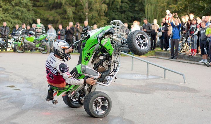 320564_1920832060323_1227699173_31630357_6431353_n