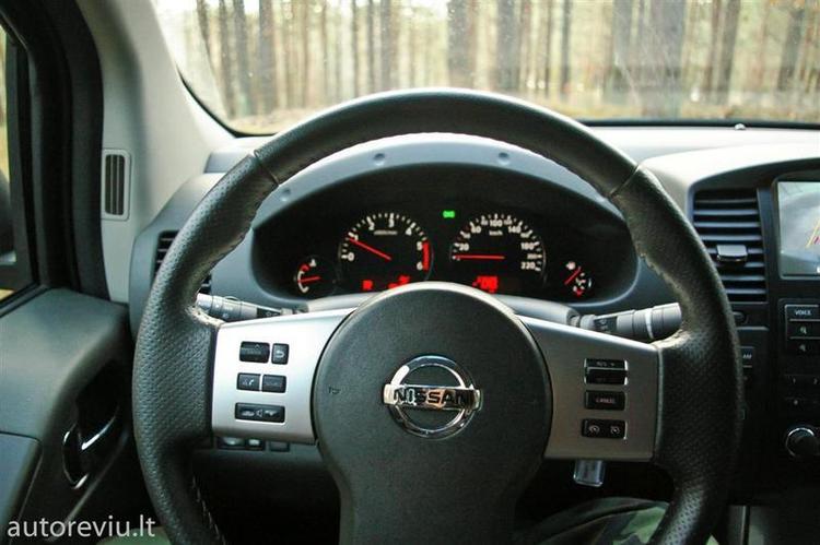 nissan_navara__2___Large_