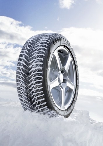 Goodyear_UltraGrip_8_beauty_shot_6_sm