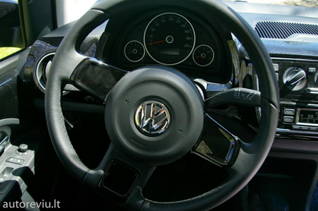 metu_automobilis_volkswagen_up__6_