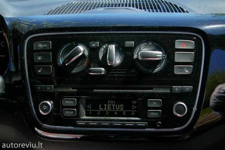 metu_automobilis_volkswagen_up__4_