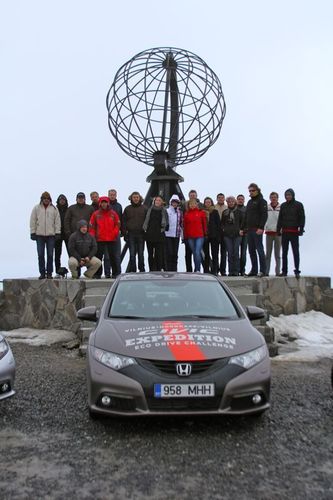 HondaExpedition_LT_Nordkapp_dalyviai_gaublys