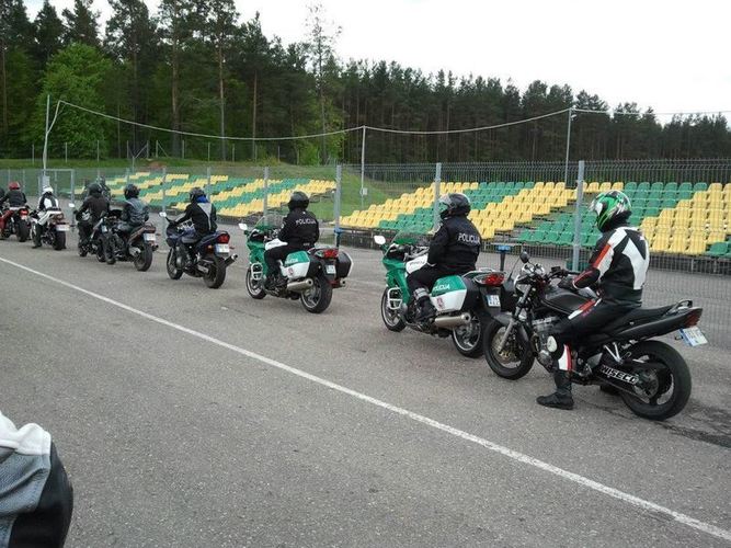 motociklininkai_Kacergineje