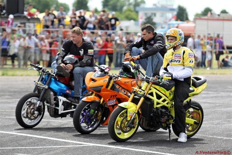 bike_show_millenium__23___Large_