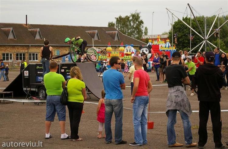 bike_show_millenium__94___Large_