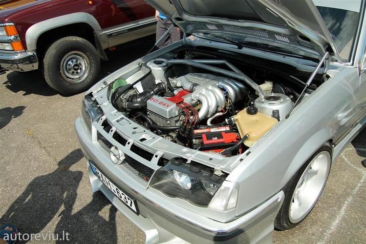 auto_show_millenium__40___Large_