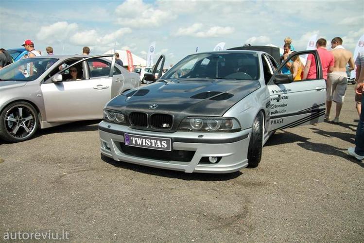 auto_show_millenium__42___Large_