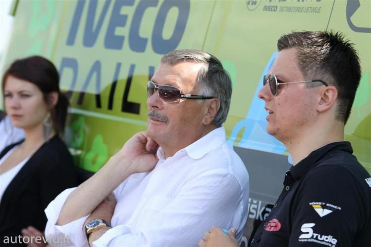 auto_show_millenium__65___Large_