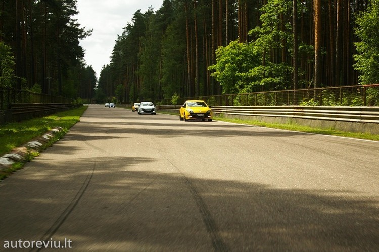 renault_sportiniai_automobiliai__15_