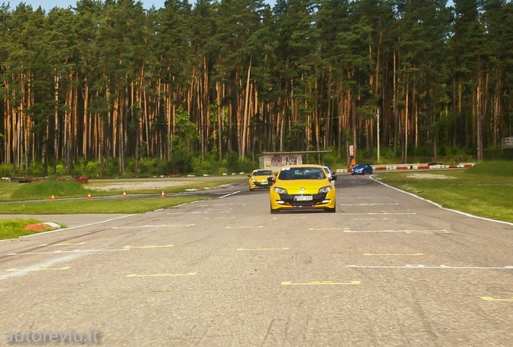 renault_sportiniai_automobiliai__16_