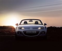 Mazda_MX_5_roadster_2012_1