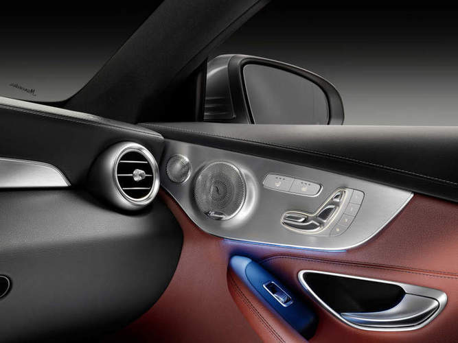 Mercedes-Benz_C-Class_Coup__C_300__16_