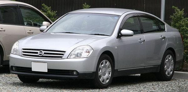 800px-NISSAN_TEANA