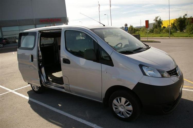 nissan_van_200