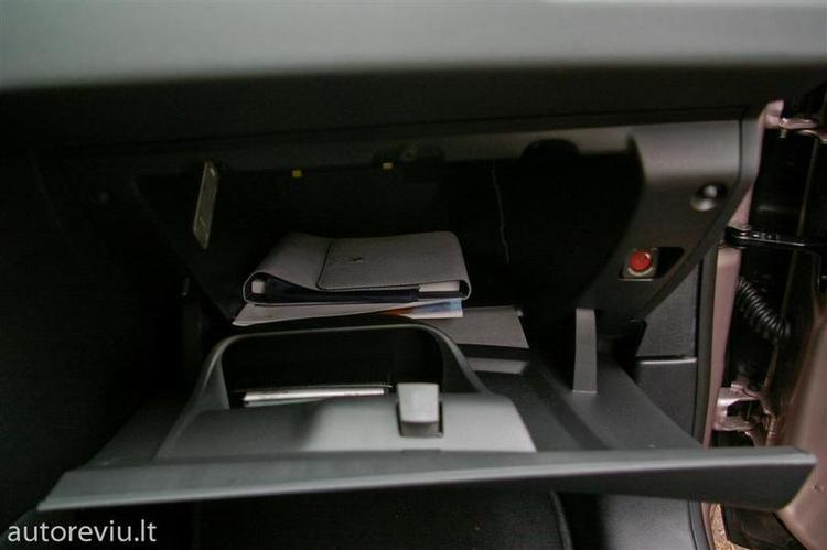 peugeot_208__5___Large_