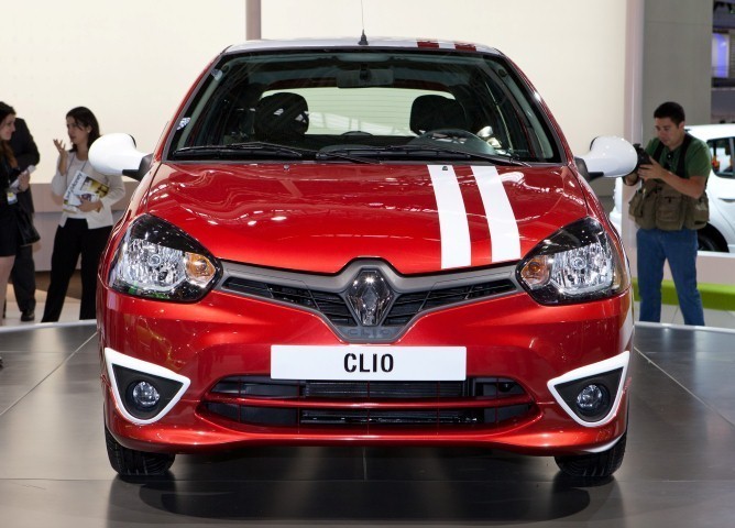 Renault_37666_1_6__Small_