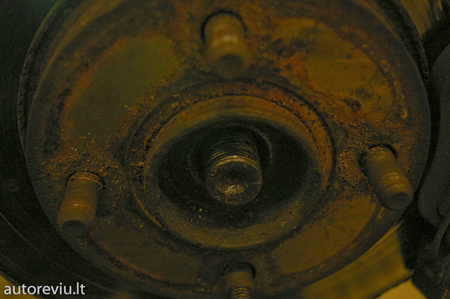 granatos_ir_guolio_keitimas