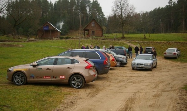 volvo_v40__1_